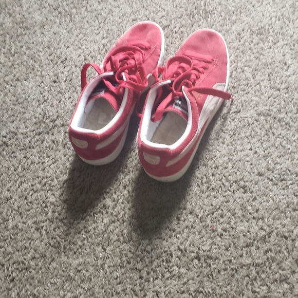 Mens Red Pumas - Picture 6 of 6